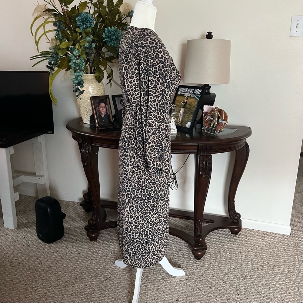 Never Fully Dressed Wrap MIDI Dress Animal Print Long Puff Sleeve Size 8 NWT - Picture 7 of 8